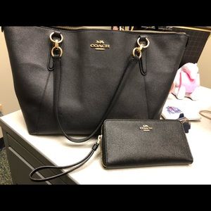 Black Coach Handbag and matching wallet